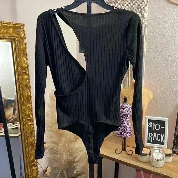 NWT LE LIS Women’s Long Sleeve Bodysuit Size Small - Picture 4 of 4